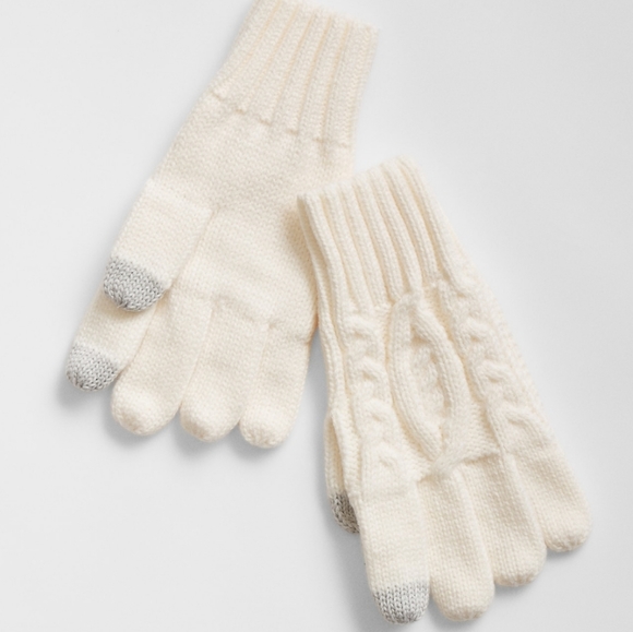 GAP Other - 👀50% OFF - NWT‼️ Girl's GAP brand Tech Cable Knit Mittens